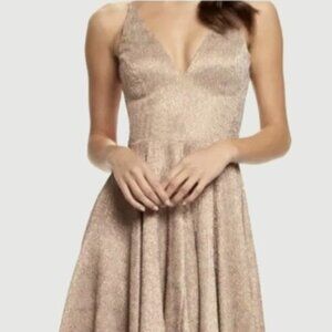 Dress The Population Delilah V-Neck Rose Gold - Size Small